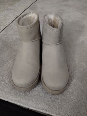 Makalu Women's 8.5 Zaira Boot Faux Fur Lined